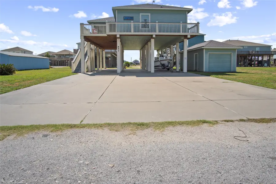 857 Gulfview Drive, Crystal Beach, TX 77650 - #2