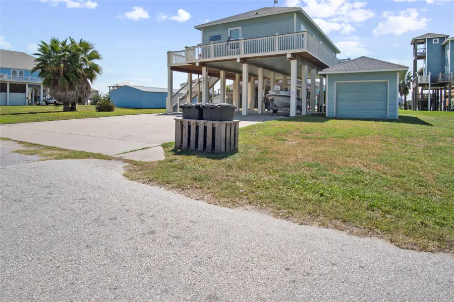857 Gulfview Drive, Crystal Beach, TX 77650 - #3
