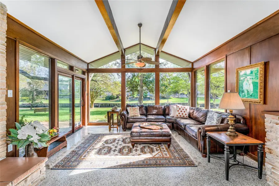 135 Woodhaven Lane, Taylor Lake Village, TX 77586 - #2