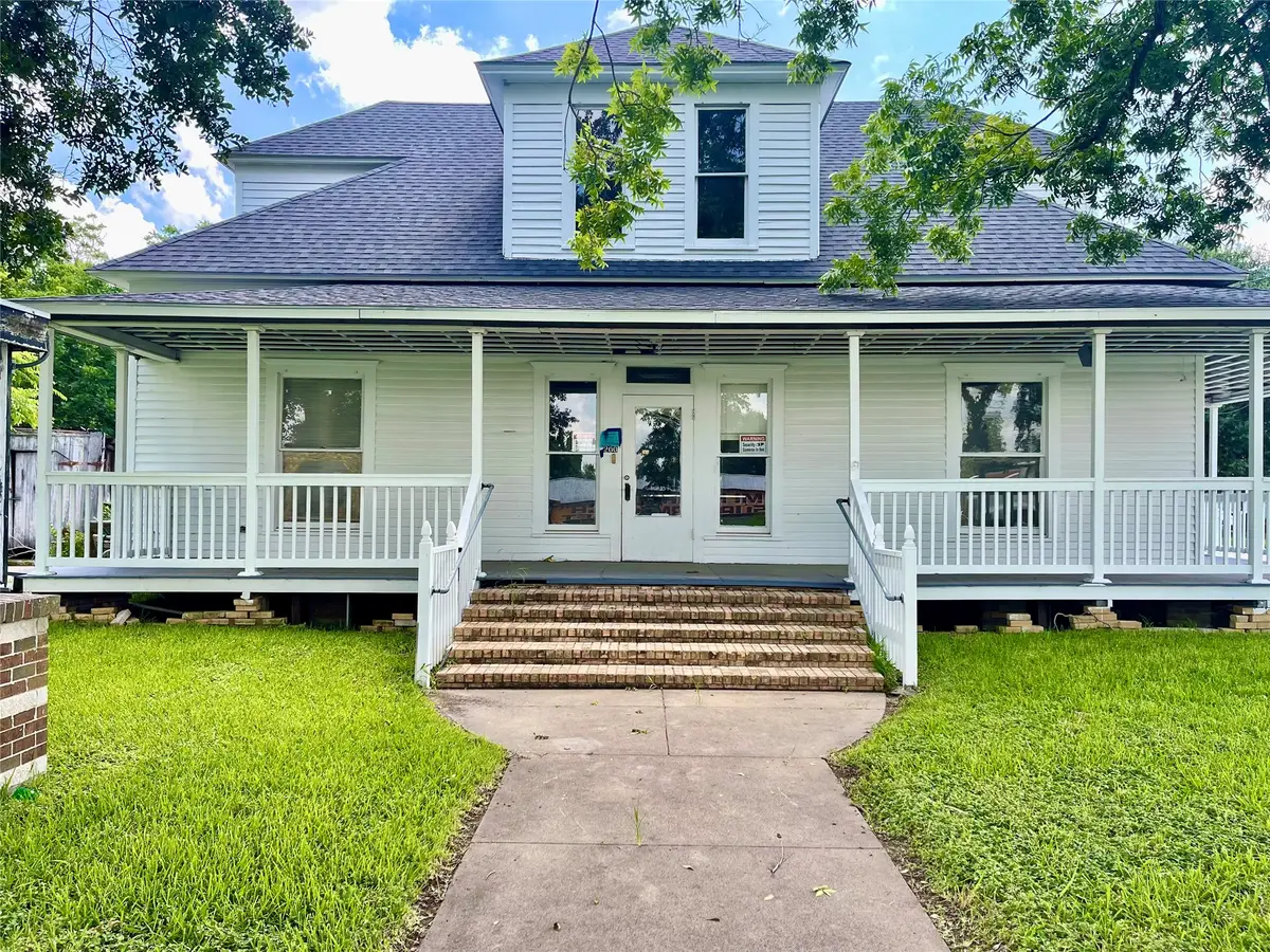 200 W Post Office Street, Eagle Lake, TX 77434 - #1