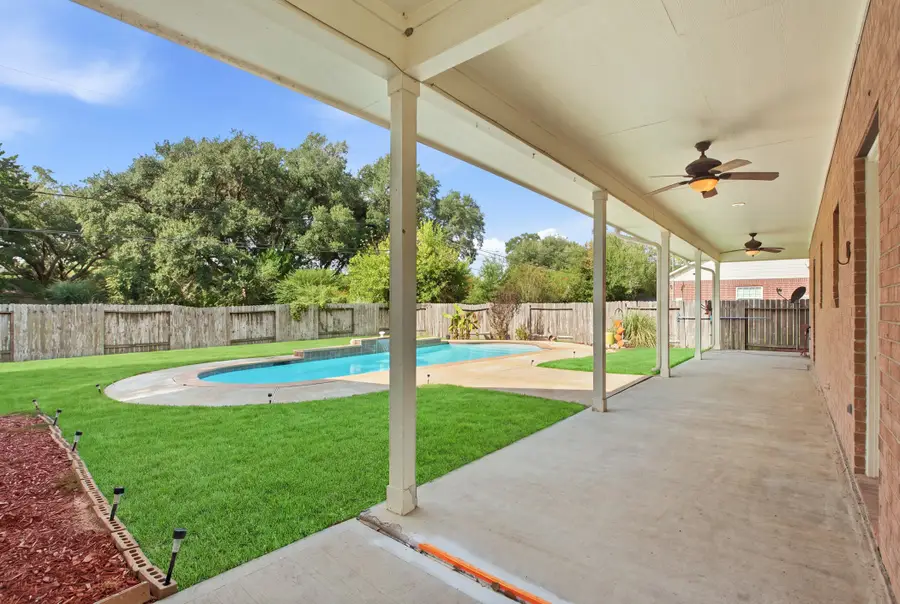 1945 Dorothy Lane, Sealy, TX 77474 - #2