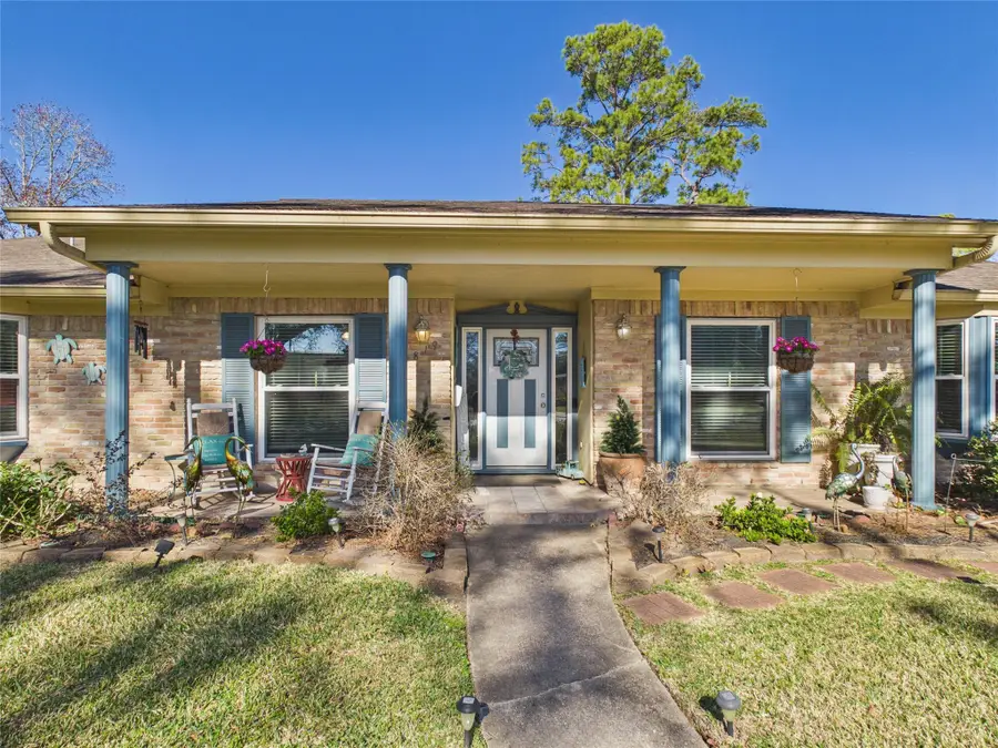 2819 Frostwood Circle, Dickinson, TX 77539 - Image #3