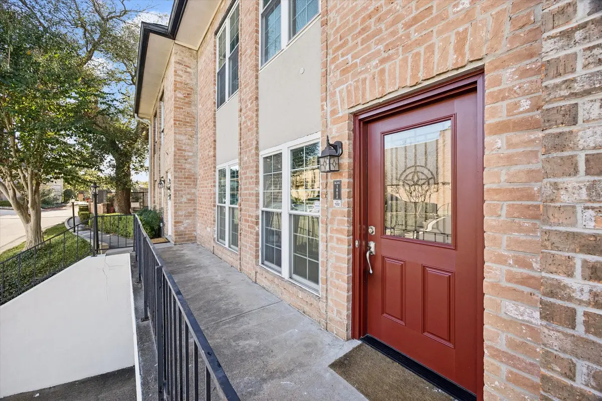 1802 Stoney Brook #102, Houston, TX 77063 - Image #1