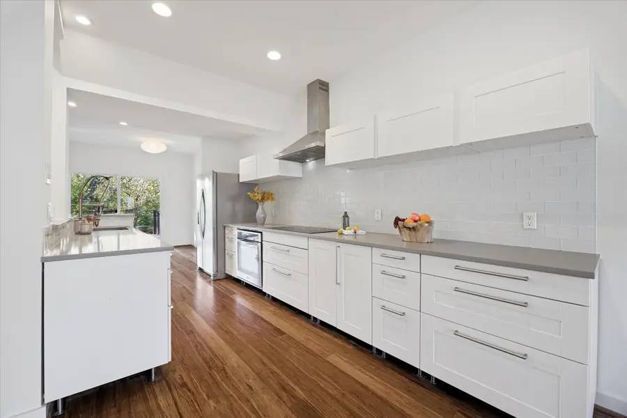 1802 Stoney Brook #102, Houston, TX 77063 - Image #2