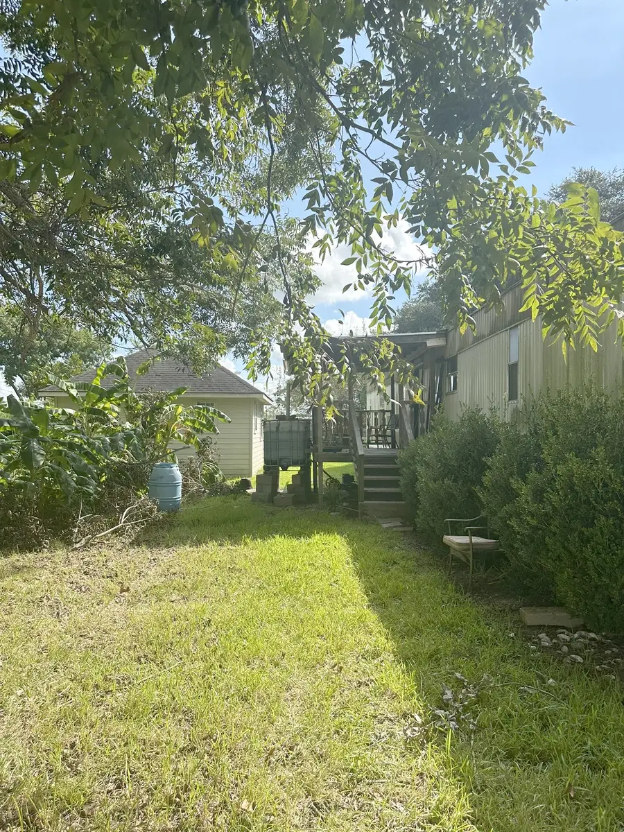 414 Shaw Street, Alvin, TX 77511 - #3
