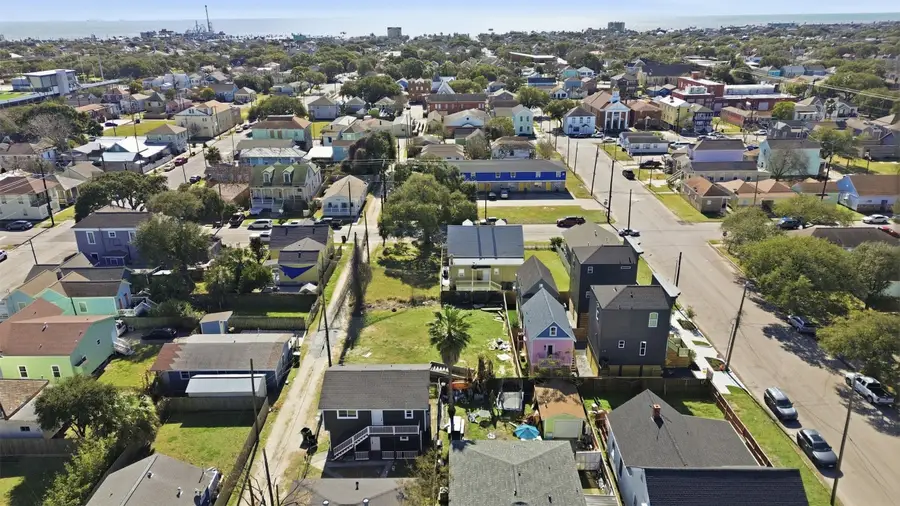 1118 30th St, Galveston, TX 77550 - #3