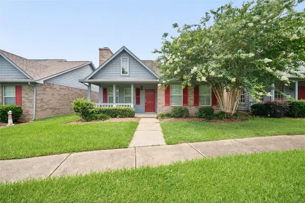 2601 S Broadway Street #8, La Porte, TX 77571
