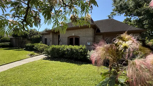 11527 Cedar Creek Drive, Houston, TX 77077