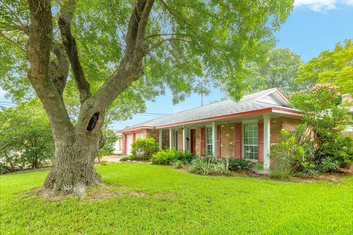 22 Maple Lane, Galveston, TX 77551 - Image #1