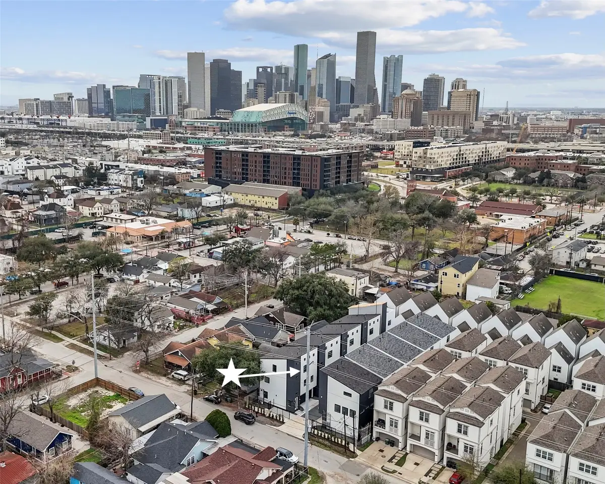 321 N Nagle Street, Houston, TX 77003 - #1