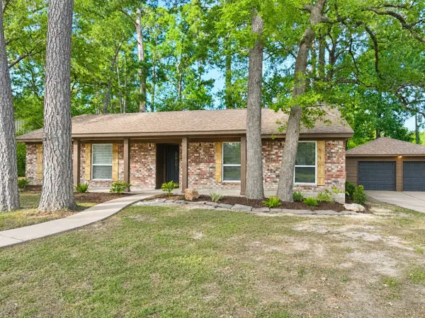 204 Royal Oaks Street, Huntsville, TX 77320