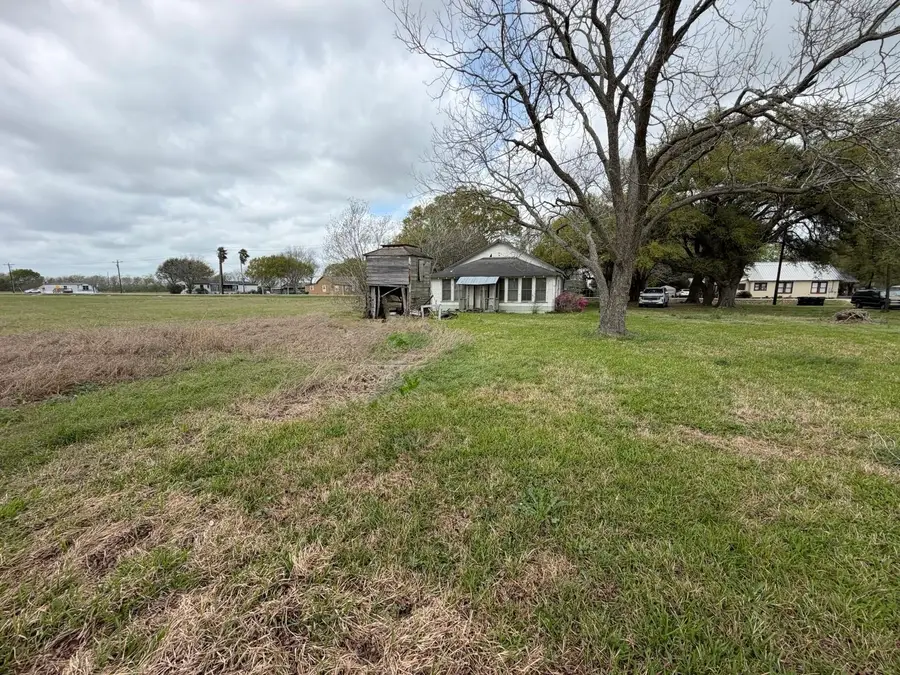 7615 Avenue J, Beasley, TX 77417 - #2