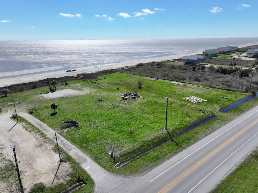 1220 Highway 87 Highway, Gilchrist, TX 77617 - #2