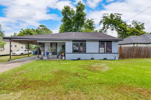 137 Shady Lane, West Columbia, TX 77486