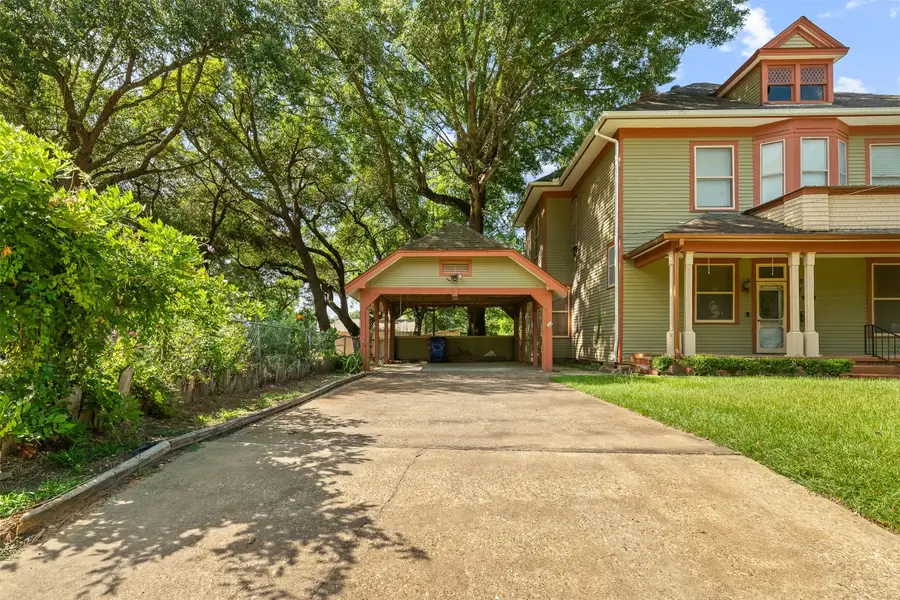 717 E Houston Avenue, Crockett, TX 75835 - #3