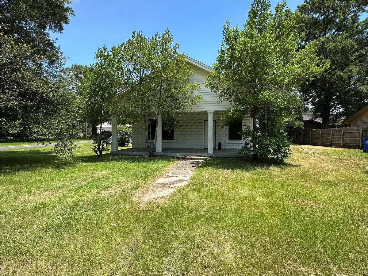 305 S 3rd Street, Silsbee, TX 77656 - #1