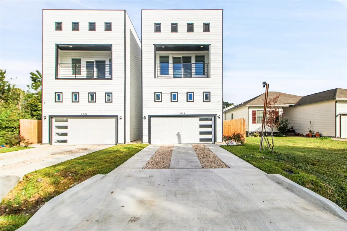 5323 Rue Street, Houston, TX 77033 - Image #1