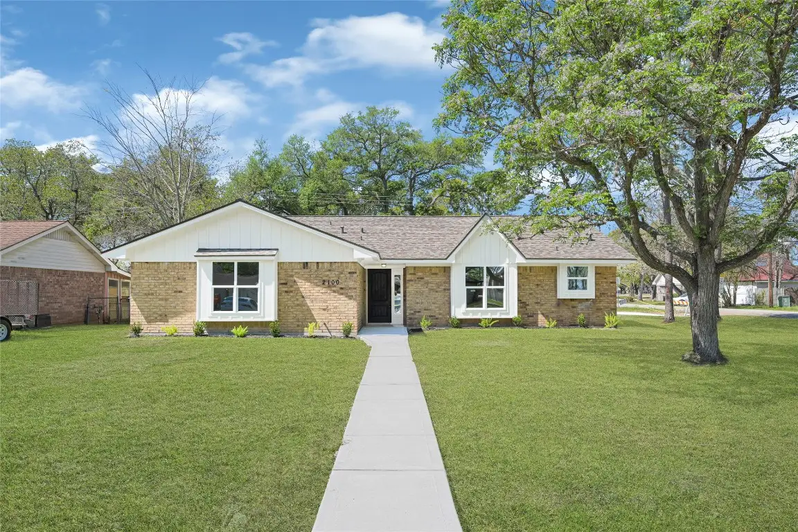 2100 Crestwood Drive, Richmond, TX 77469 - #1
