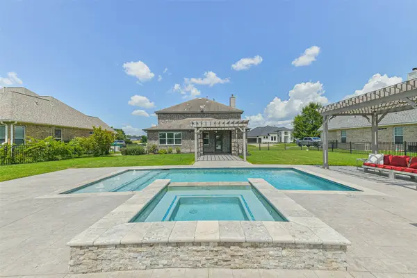 235 N Waterstone Drive, Montgomery, TX 77356