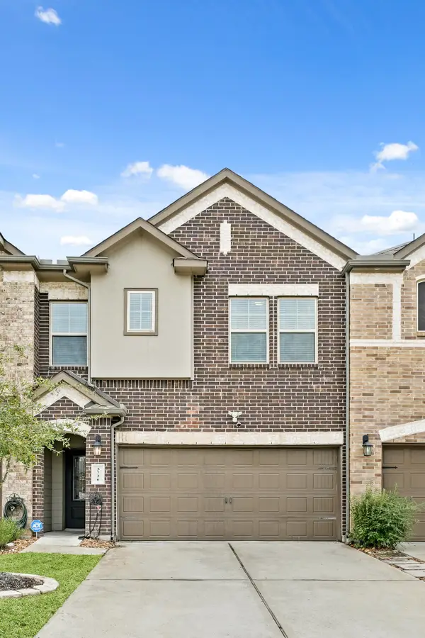 3736 Lancer Circle, Pearland, TX 77581
