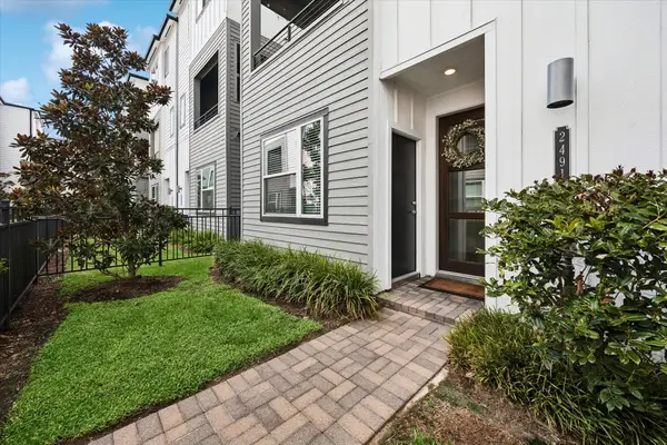 2491 W 11th Street, Houston, TX 77008