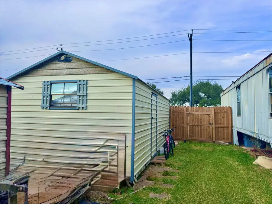3020 1st Street, Bay City, TX 77414 - #2