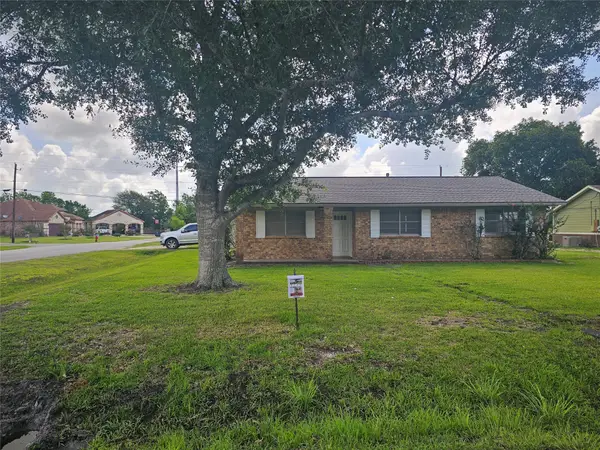 120 Ronald Avenue, Bay City, TX 77414