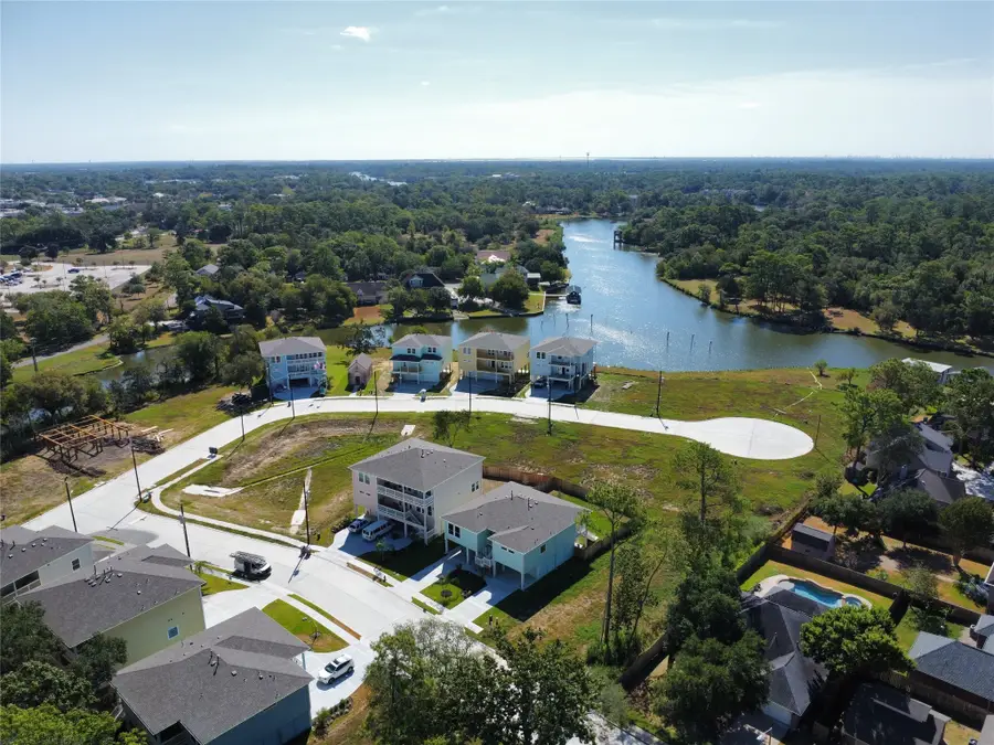 1914 Ashlee Court, Dickinson, TX 77539 - Image #2