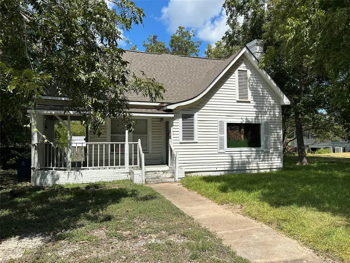 1207 E Washington Avenue, Navasota, TX 77868 - #1
