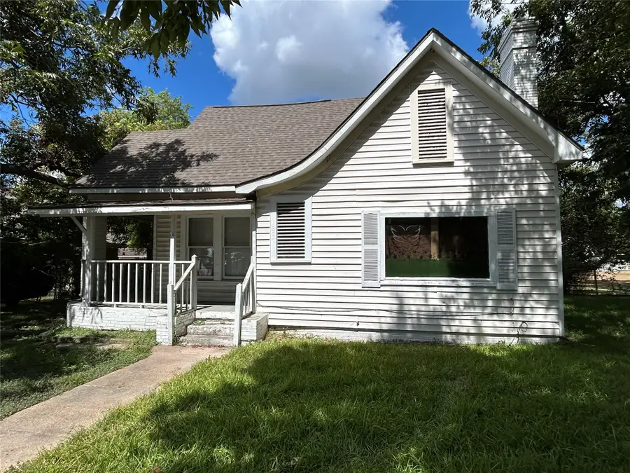 1207 E Washington Avenue, Navasota, TX 77868 - #2