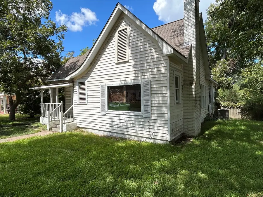 1207 E Washington Avenue, Navasota, TX 77868 - #3