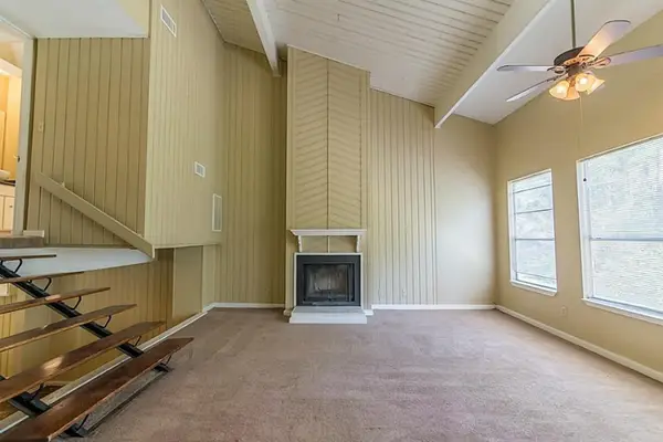 17 Lakeway St, Conroe, TX 77304