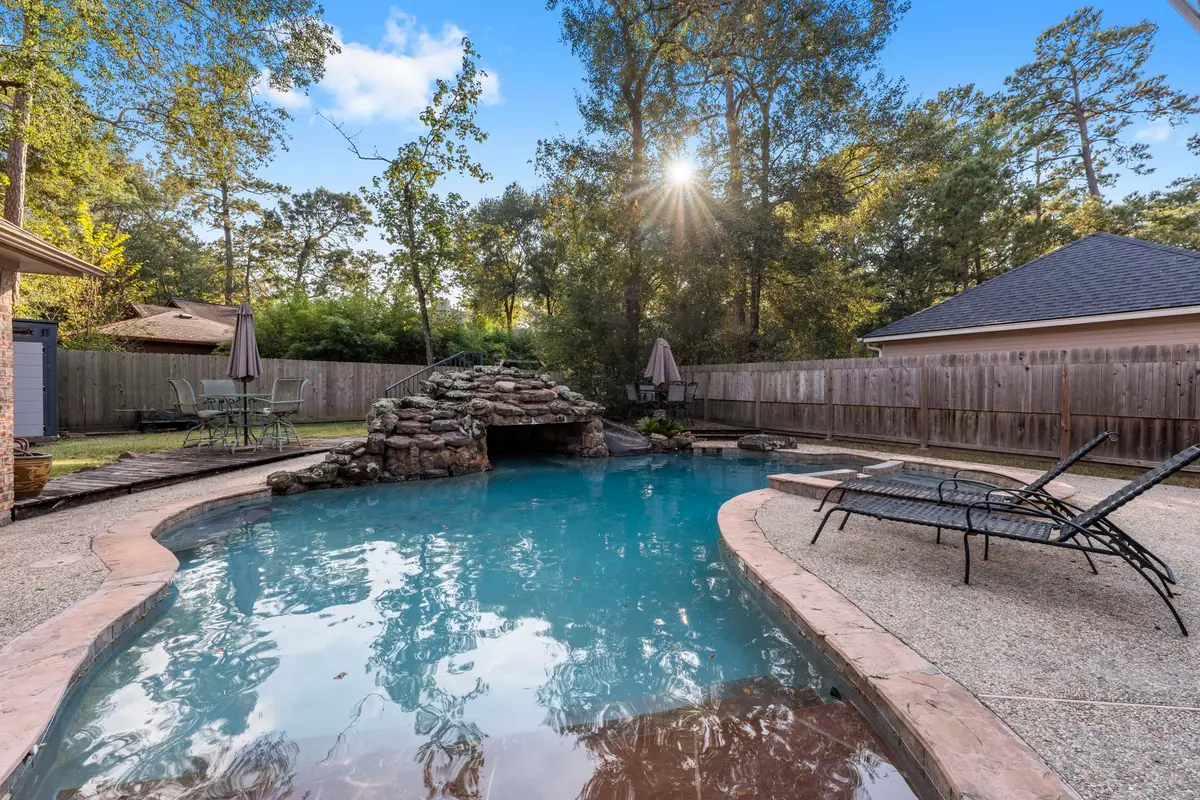 90 Quiet Oak Circle, The Woodlands, TX 77381 - Image #1