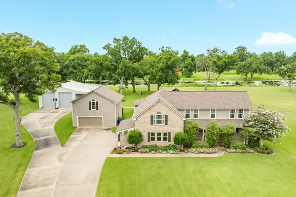 514 Winchester Trail, Angleton, TX 77515