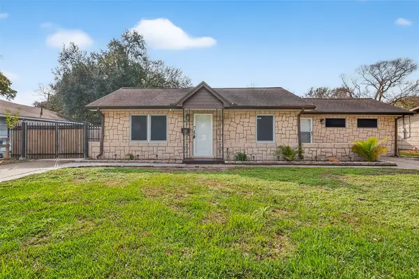 425 20th Avenue N, Texas City, TX 77590