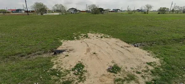 115 Baracuda, Palacios, TX 77465