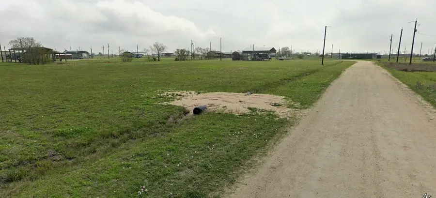 115 Baracuda, Palacios, TX 77465 - #2