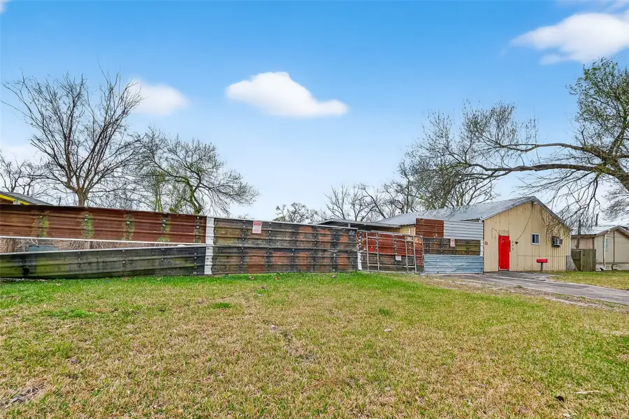 141 Campbell Avenue, Pasadena, TX 77502 - #2