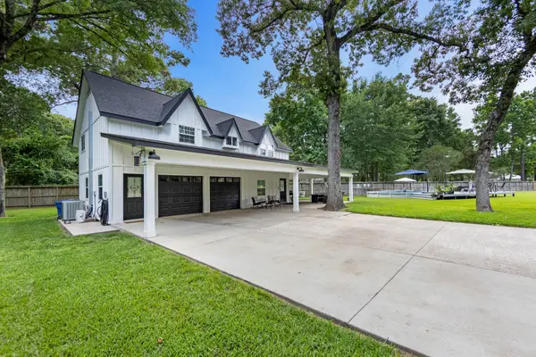 819 Sentinel Oaks, Pinehurst, TX 77362