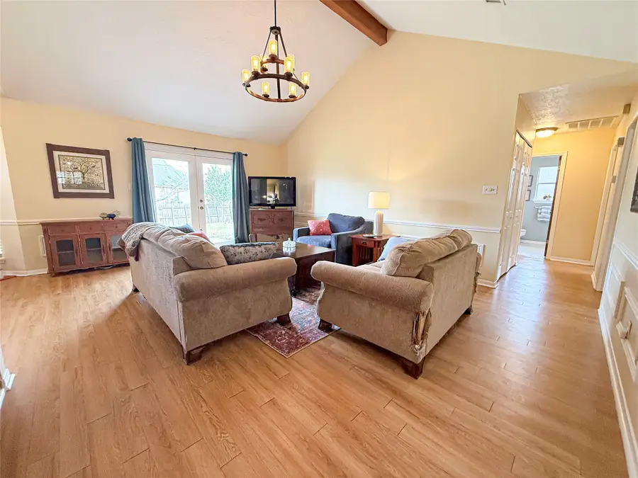 419 Narcissus Street, Lake Jackson, TX 77566 - #3