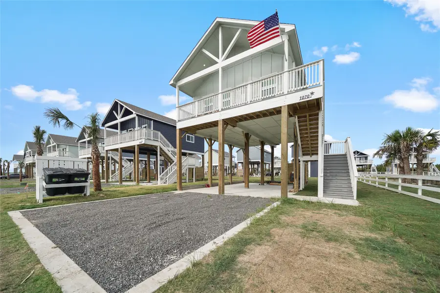 1070 Cedar Lane, Gilchrist, TX 77617 - #2