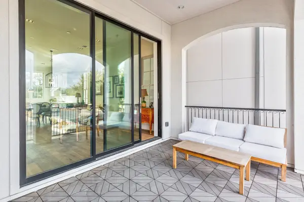 5929 Cottage Grove Lake Drive, Houston, TX 77007