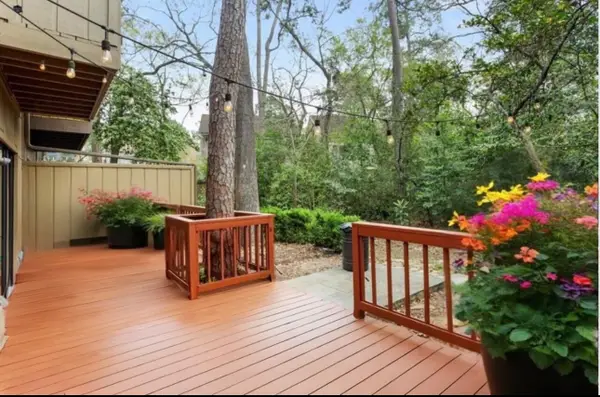 148 Sugarberry Circle, Houston, TX 77024