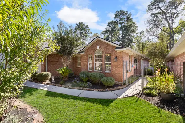 11 Hermit Thrush Place, The Woodlands, TX 77382