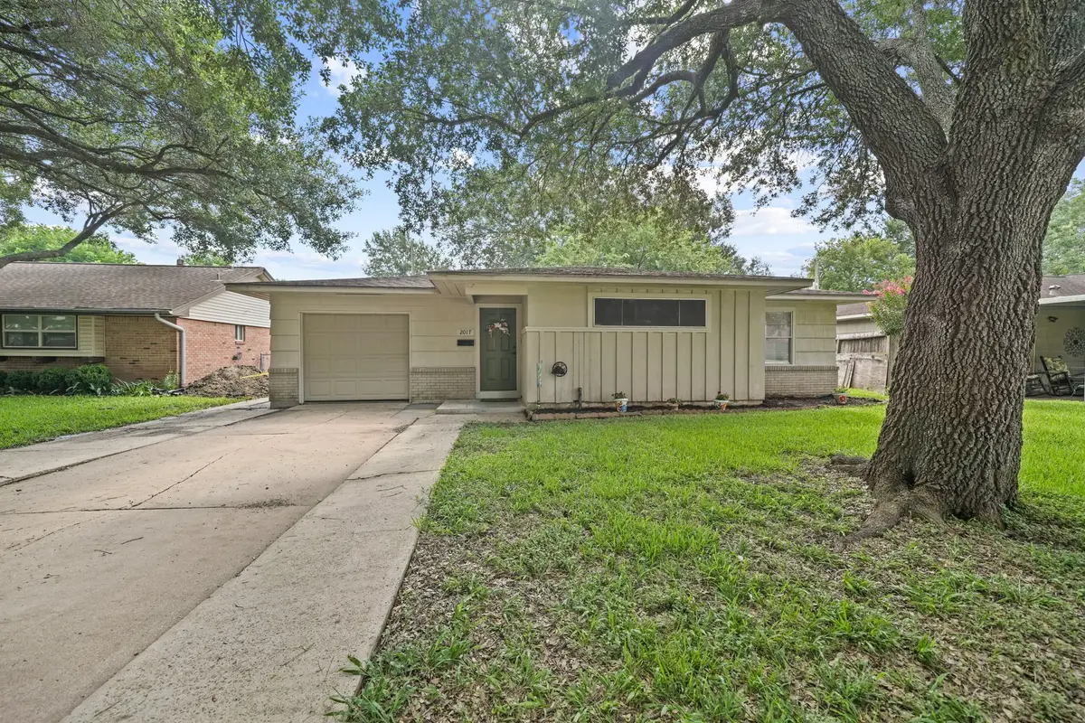 2017 Isla Drive, Pearland, TX 77581 - #1