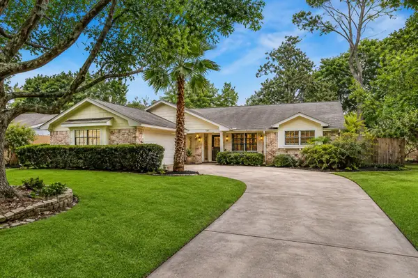 9418 Meadowbriar Lane, Houston, TX 77063