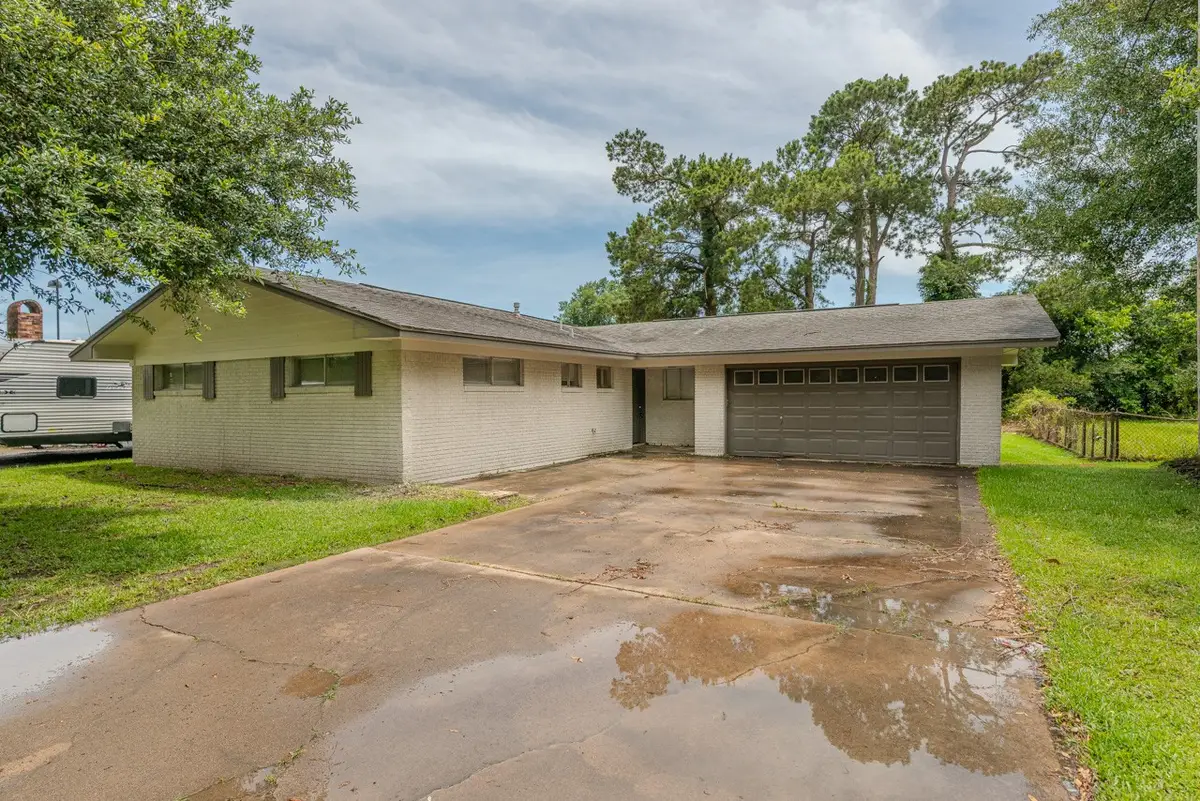 121 Glynn Drive, Bridge City, TX 77611 - #1