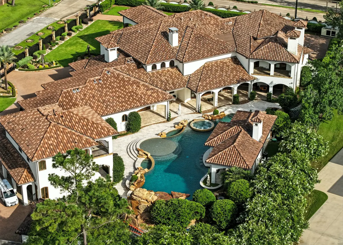 701 W Friar Tuck Lane, Houston, TX 77024 - Image #1