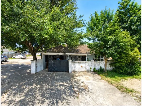 2525 Warwick Road, Houston, TX 77093