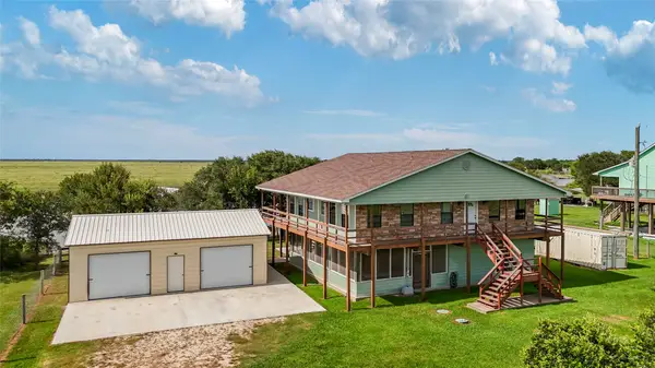 1847 Fairway Drive, Angleton, TX 77515